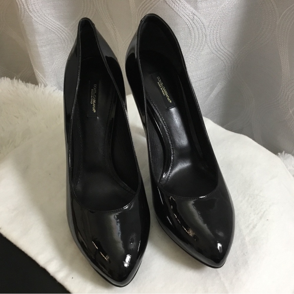 Dolce & Gabbana Black Patent Pointed-Toe Pumps - Picture 6 of 10